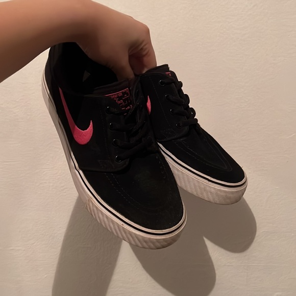 nike janoski black pink